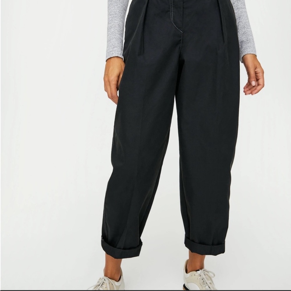 Wilfred Day Off Pant from Aritzia
